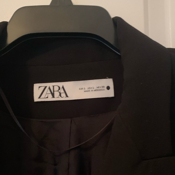 Zara fitted black vest - Picture 4 of 9